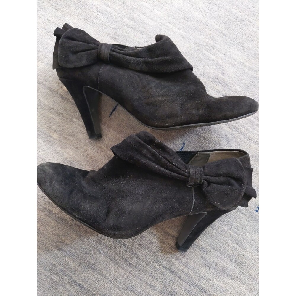 Tahari Black Suede Bow Booties